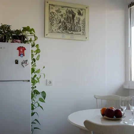 Apartment Modern And Cozy Place Near The City Center