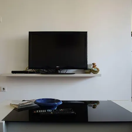 Modern And Cozy Place Near The City Center
