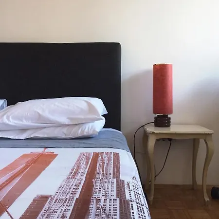 Modern And Cozy Place Near The City Center Apartment