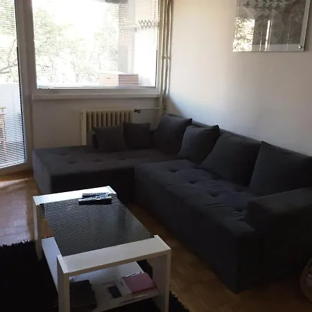 Modern And Cozy Place Near The City Center Apartment